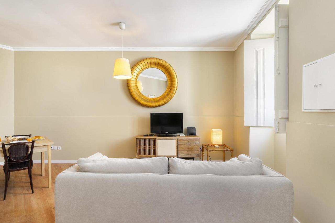 Whome Urban Comfort: 1-br Near Airport & Train Station Appartement *